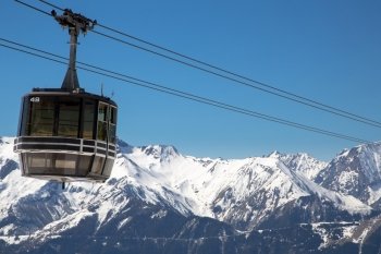 The ski lift of Vaujany and Oz en Oisans Station (Grandes Rousses)