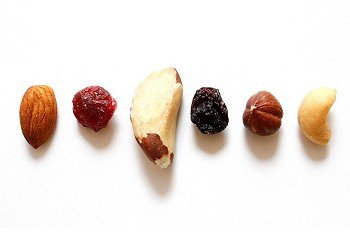 Fruits and nuts mixed in a healht way
