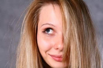 attractive face of the young blonde woman