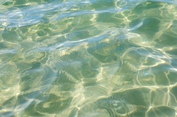 a photo of refreshing water of sea in summer