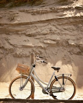bicycle strand tourism travel