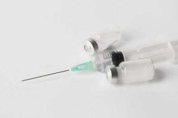 syringe vaccine arrangement