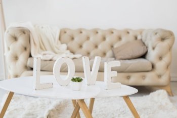 love title table room