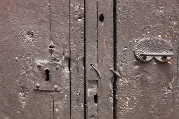 keyhole and door handle on old door