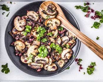 mushrooms with ham and onions refined with parsley