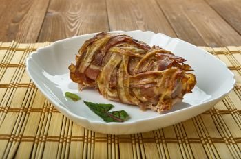 Forloren hare - Danish meatloaf with bacon close up