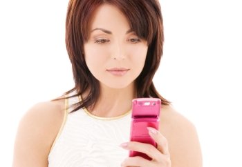 picture of woman with pink cell phone
