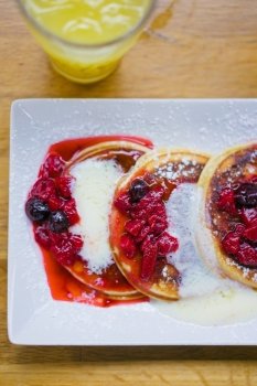 Pancakers with berries and cream