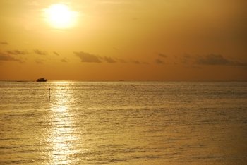 photo of a gorgeous sunset from a Maldivian island