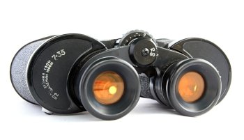binoculars with yellow filter