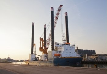 Transportation of a huge crane on a special ship