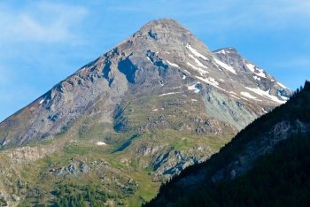 Tranquil summer Alps mountain (view from Grossglockner High Alpine Road)
