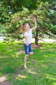 Photo of dancing girl with sore knee in summer