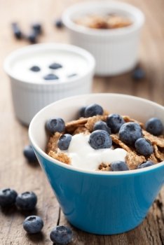cornflakes with blueberry and yogurt 
