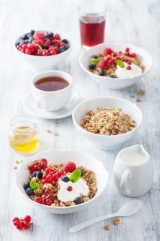 healthy breakfast with yogurt and granola 