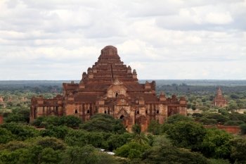 Temple piramid Dhammayangyi in Bagan, Myanmar